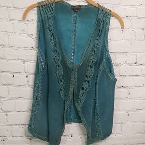 Covona women's Blue/green Leather vest w/crochet trim Size Large GUC